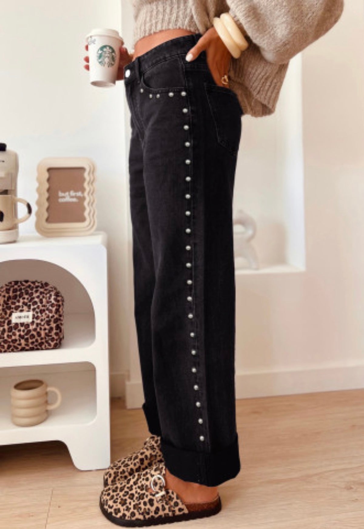 STUDDED JEANS