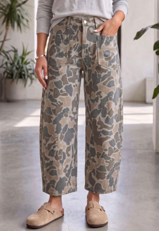OUT OF SIGHT CAMO JEANS